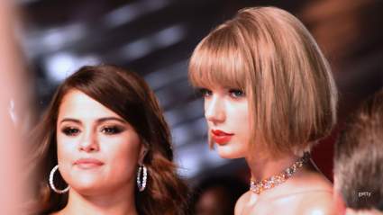 Taylor Swift & Selena Gomez Spotted at 1st Chiefs Game Together