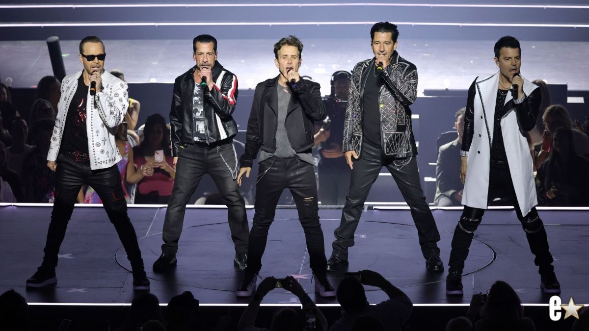 Donnie Wahlberg, Danny Wood, Joey McIntyre, Jonathan Knight, Jordan Knight