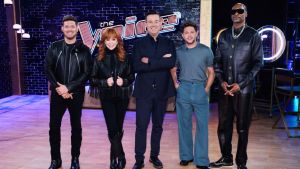 Michael Buble, Reba McEntire, Carson Daly, Niall Horan, Snoop Dogg