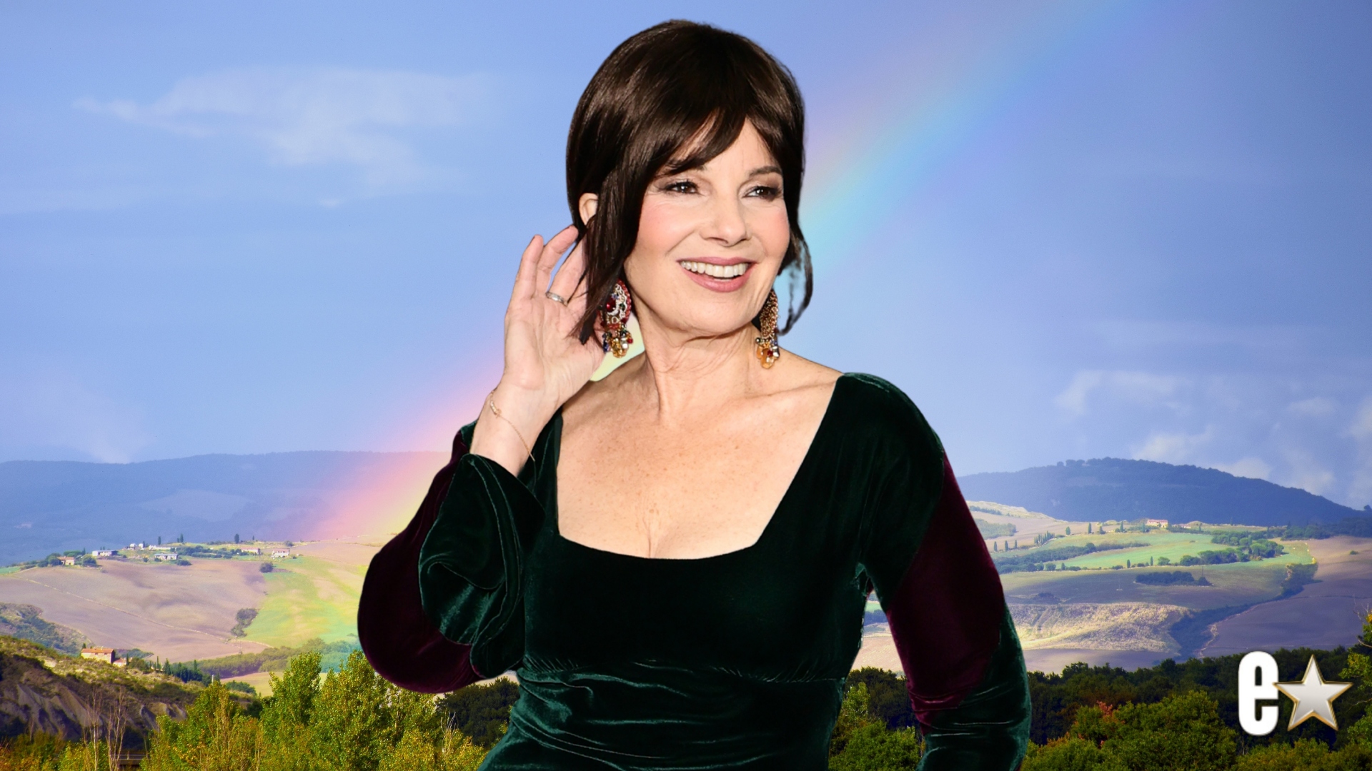 Fran Drescher smiling