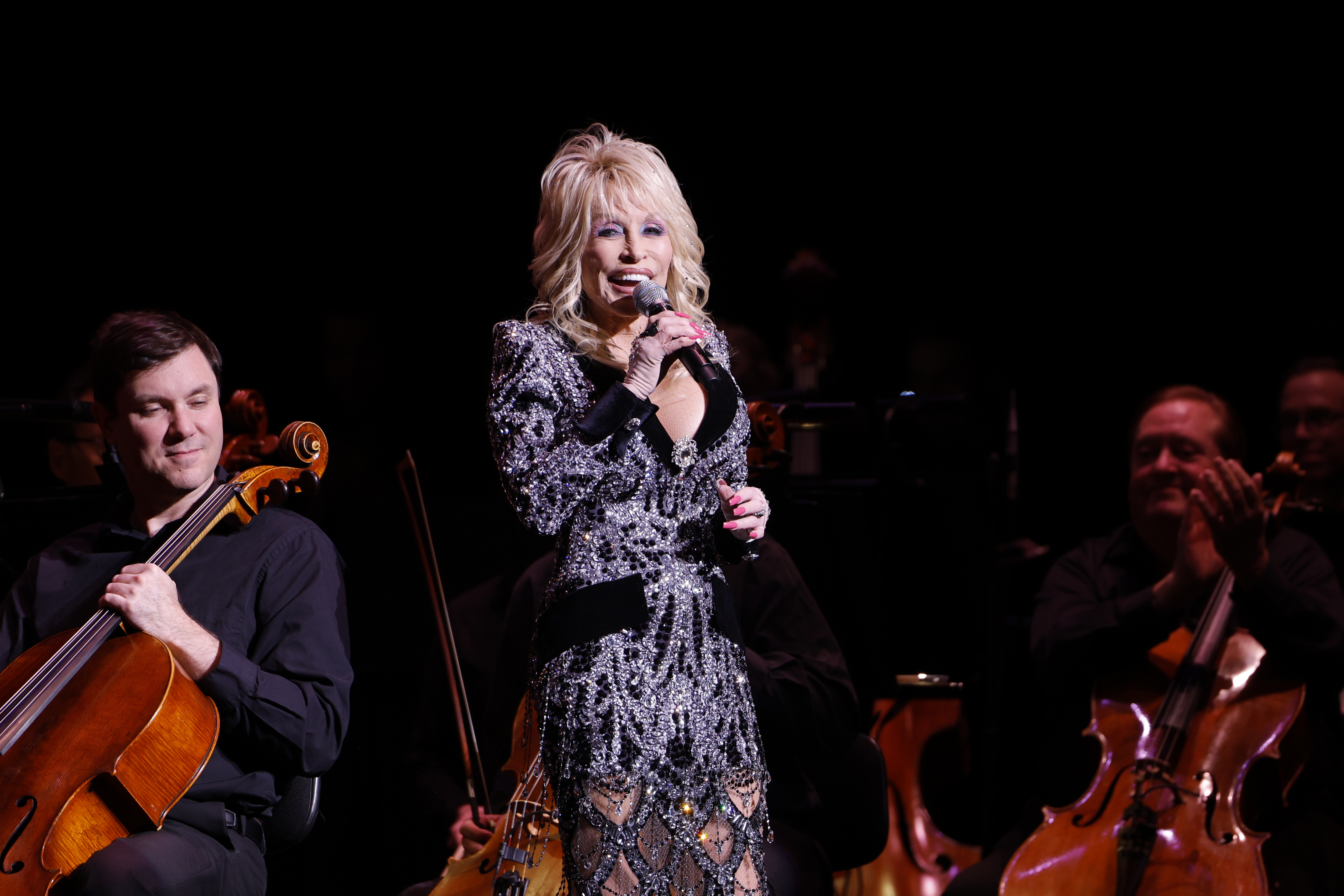 Dolly Parton Talks About Growing Up in Poverty in Tennessee