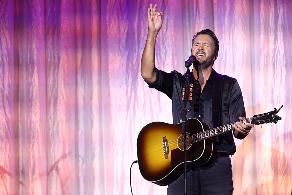 Luke Bryan performs onstage during the 28th Annual UCLA Jonsson Cancer Center Foundation's "Taste For A Cure" event