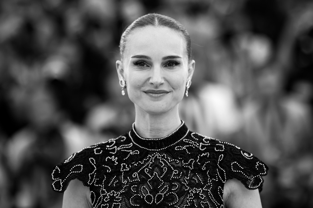 Natalie Portman poses during the "Arco" photocall 