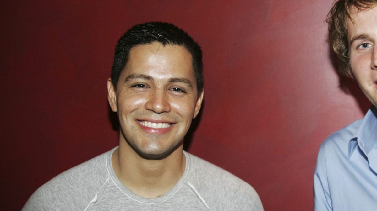 Jay Hernandez and Derek Richardson.