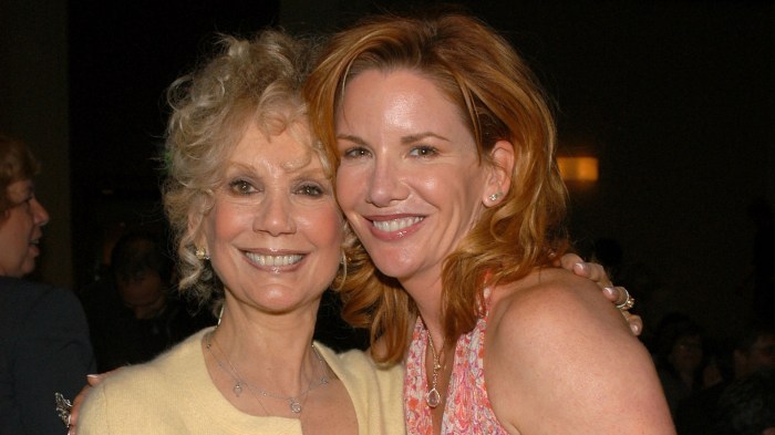 Melissa Gilbert and her mother Barbara Gilbert Cowen smiling at an event