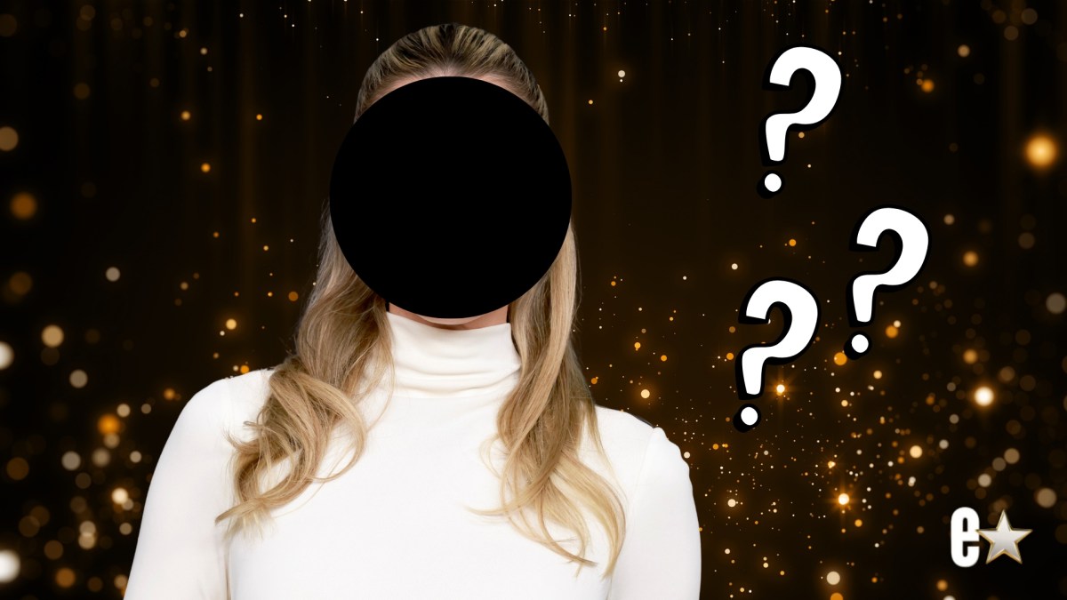 Sara Foster with a black circle on her face