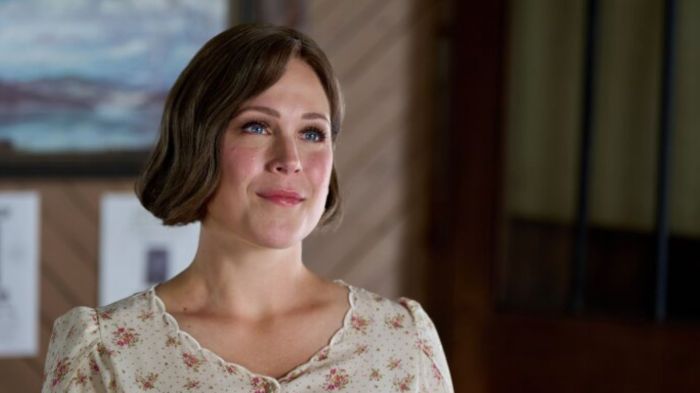 WCTH Season 13 star Erin Krakow