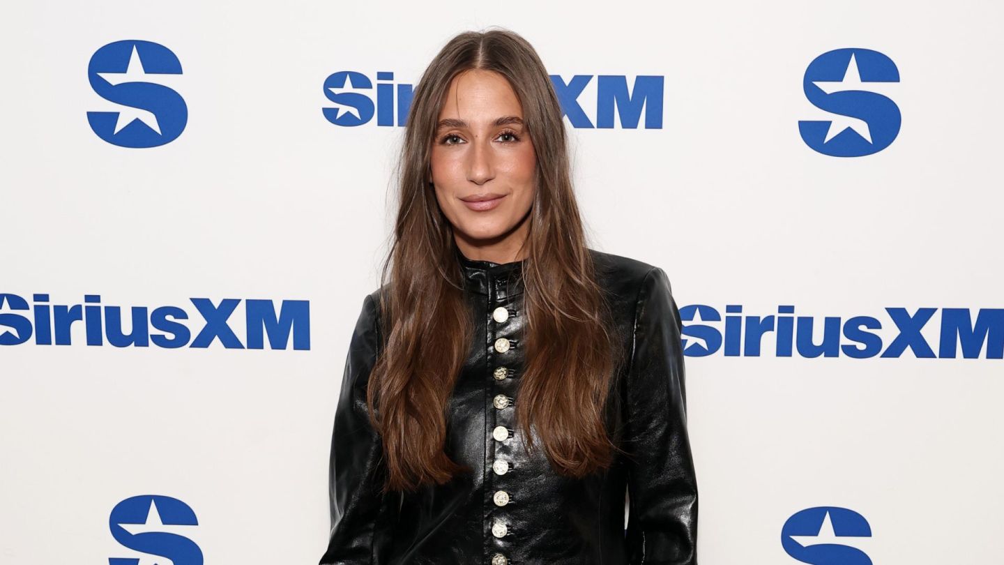 Amanda Batula attends SiriusXM's Front Row Series with the cast of Bravo's 'Summer House' at SiriusXM Studios on January 27, 2026 in New York City