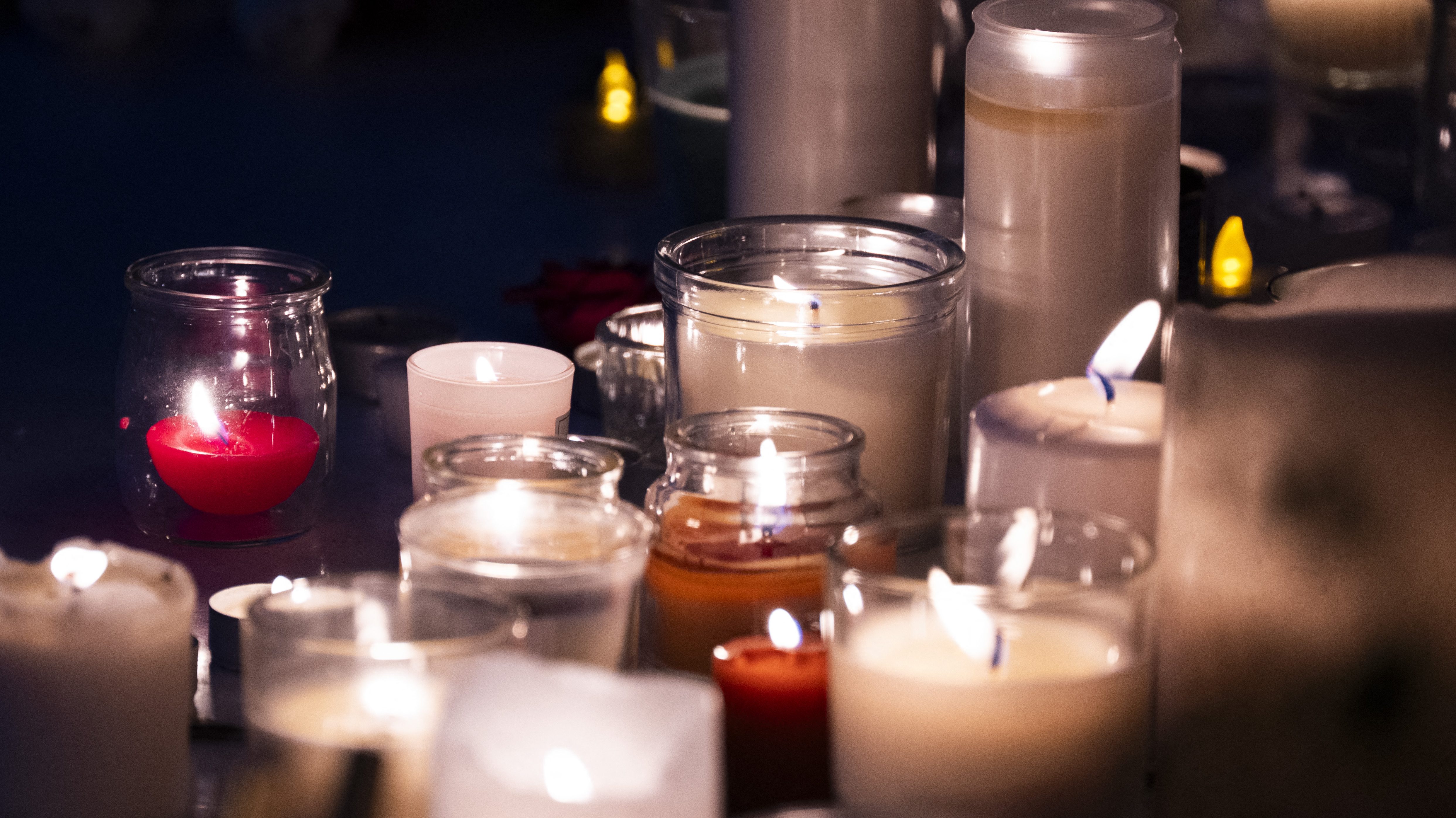 Candles for Lee Sang-bo.