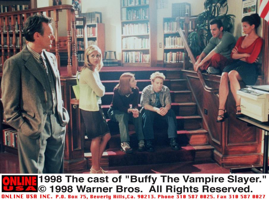 1998 The cast of "Buffy The Vampire Slayer." From l-r: Anthony Stewart Head, Sarah Michelle Gellar, Alyson Hannigan, Seth Green, Nicholas Brendon and Charisma Carpenter.
