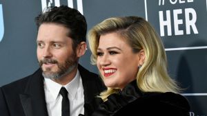 Brandon Blackstock and Kelly Clarkson attend the 25th Annual Critics' Choice Awards at Barker Hangar on January 12, 2020