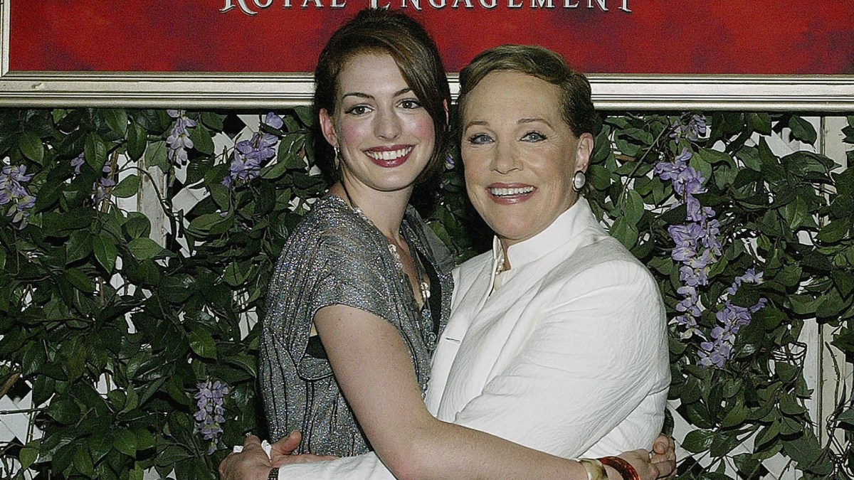 Anne Hathaway and Julie Andrews at The Princess Diaries premiere