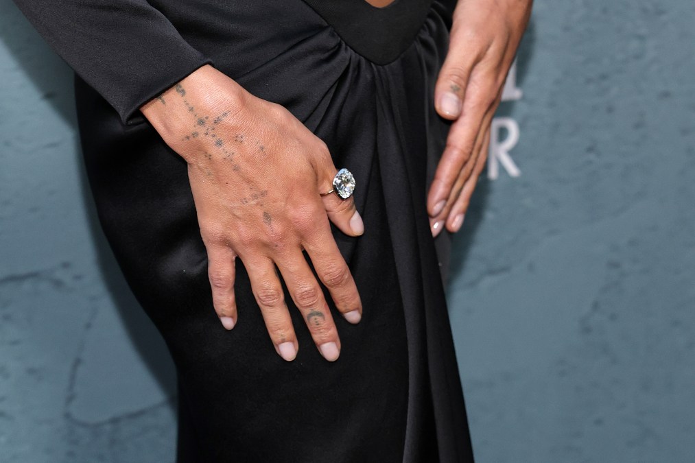 Zoë Kravitz, ring detail, attends Columbia Pictures' "Caught Stealing" premiere at Regal Union Square on August 26, 2025 