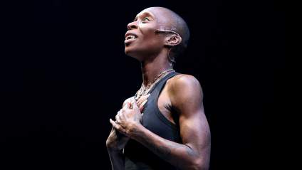 Cynthia Erivo Brings Momentary Pause to Her One-Woman ‘Dracula’ Performance to Maintain Live Theatre Integrity