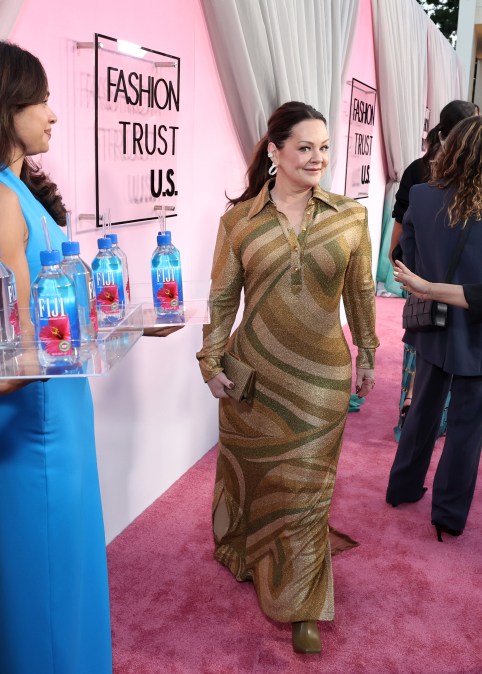 Melissa McCarthy, 55, Shows Off Weight Loss with Gorgeous Fitted Dress Melissa McCarthy, 55, Shows Off Weight Loss with Gorgeous Fitted Dress