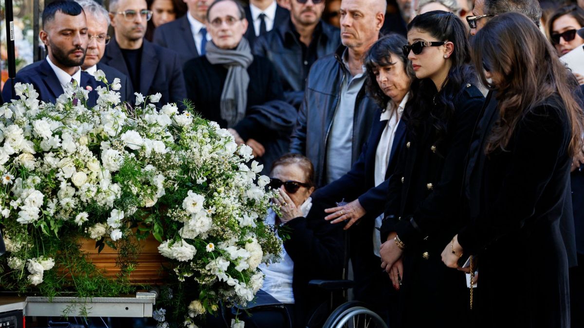 Nadia Fares Fans and Friends