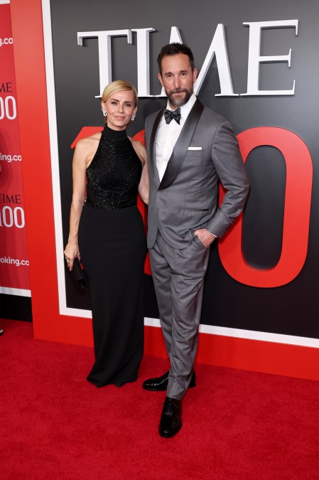 Sara Wells and Noah Wyle