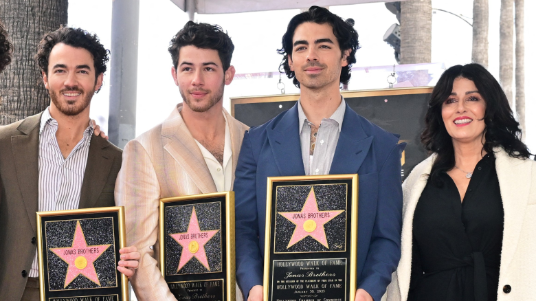 Jonas Brothers with mom Denise Jonas
