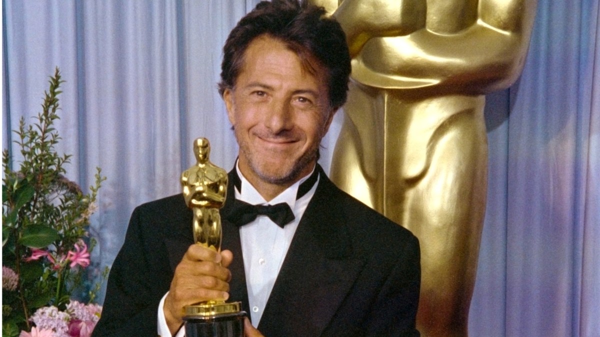 Dustin Hoffman in 1989 with the Oscar he won for the film 'Rain Man.'
