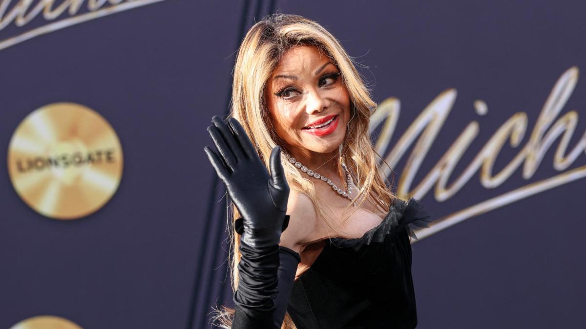 LaToya Jackson, Michael premiere