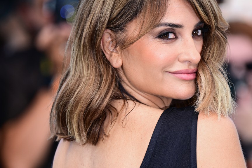 Penélope Cruz smiling at the "La Bola Negra" photocall