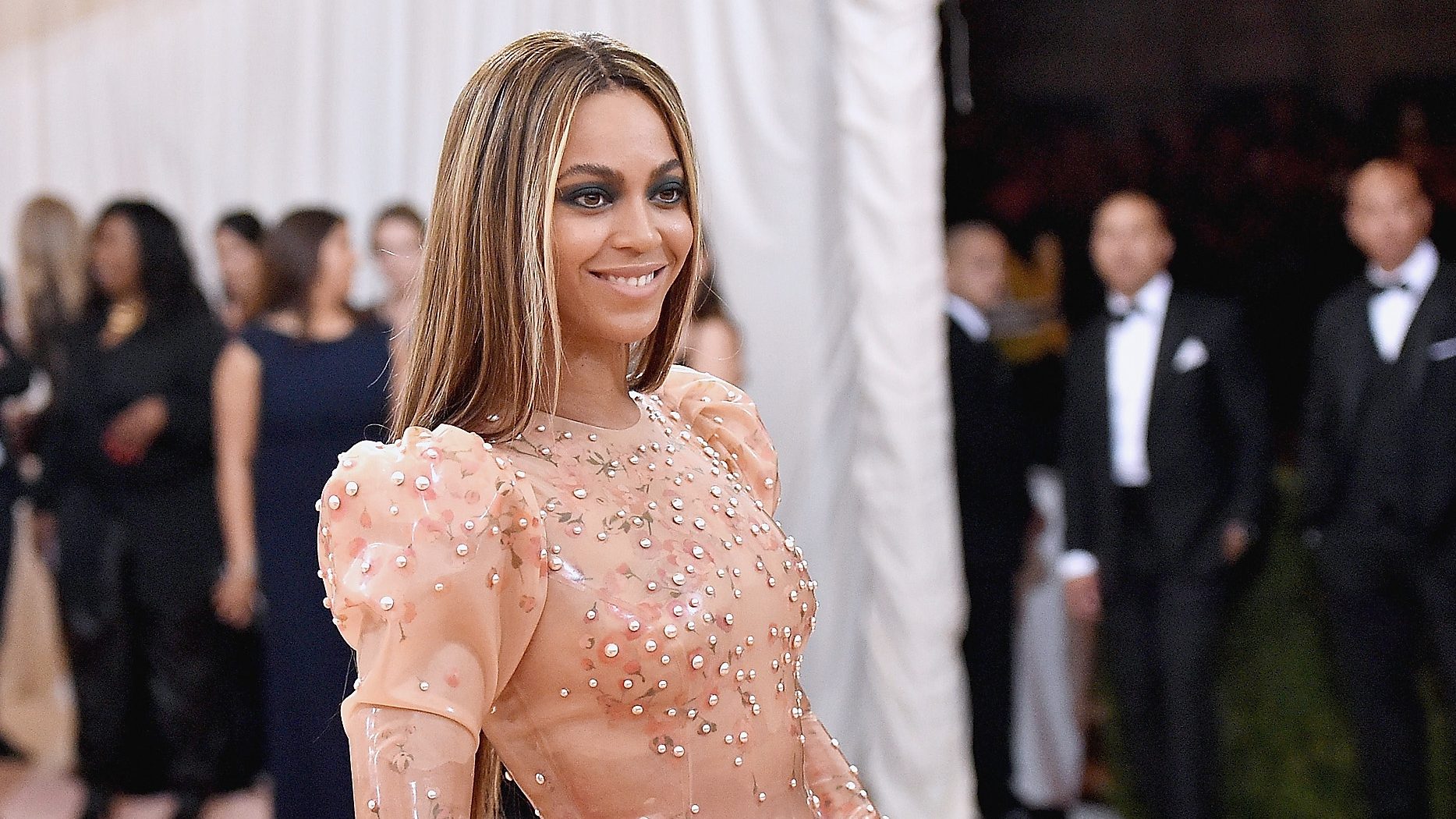 The Iconic Beyoncé's Best & Most Beautiful Red Carpet Photos Ever