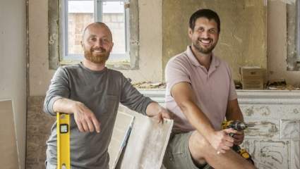 ‘Bargain Block’ Stars Hilariously Rip Apart Their Own Designs While Rewatching Old Episode