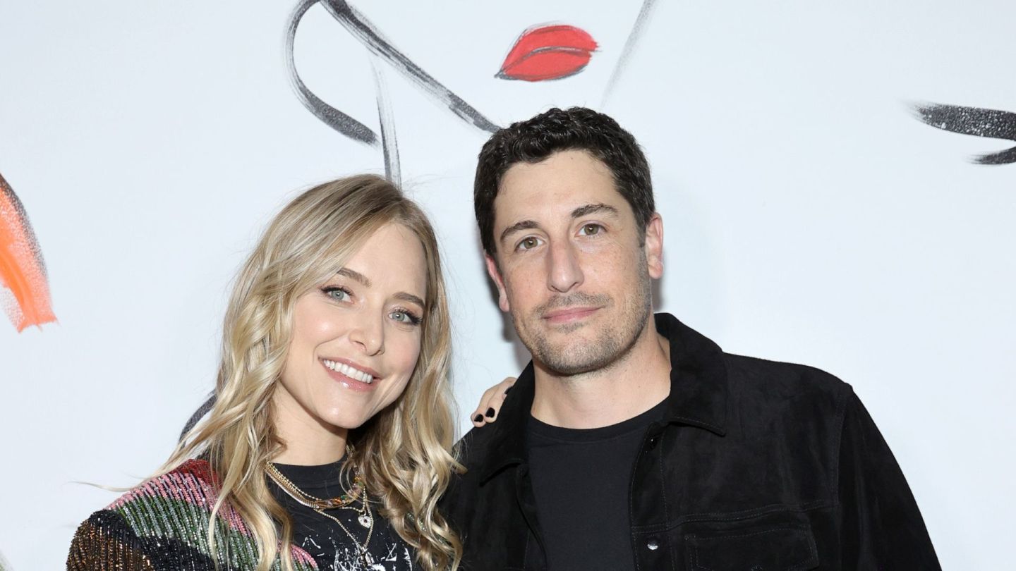 Jenny Mollen and Jason Biggs attend alice + olivia by Stacey Bendet during September 2021
