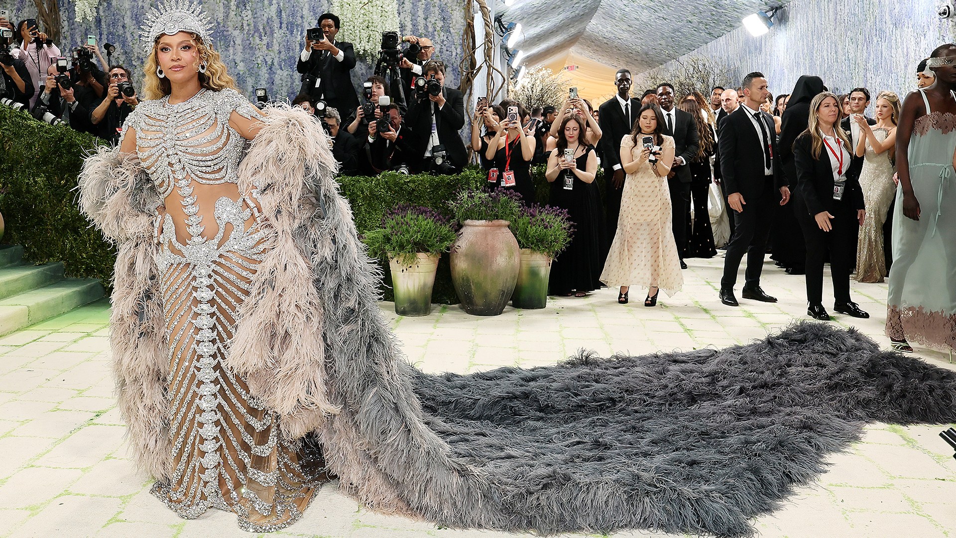 Beyonce Stuns In First Met Gala Appearance In 10 Years