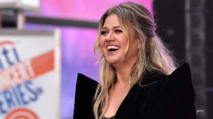 Kelly Clarkson Adorably Reveals the ‘Funny’ Way Her Kids’ Friends Address Her