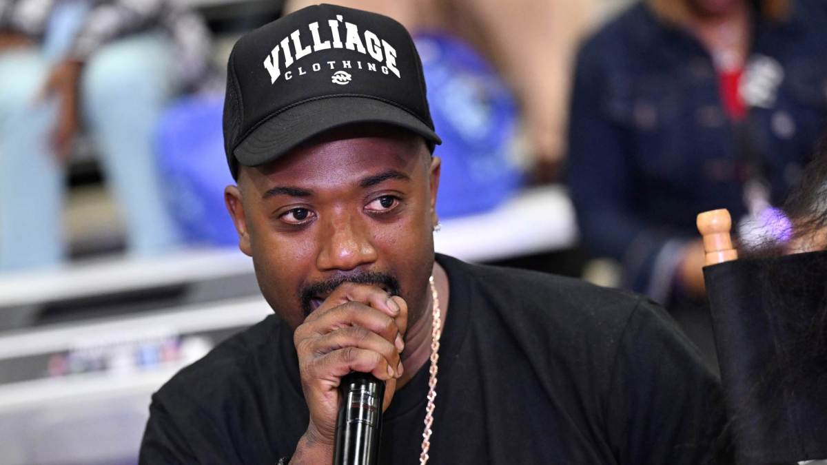 Ray J performing