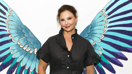 Ashley Judd’s Blue & White Swimsuit Video Has Her Showing off Her Gray Hair & Playful New Era