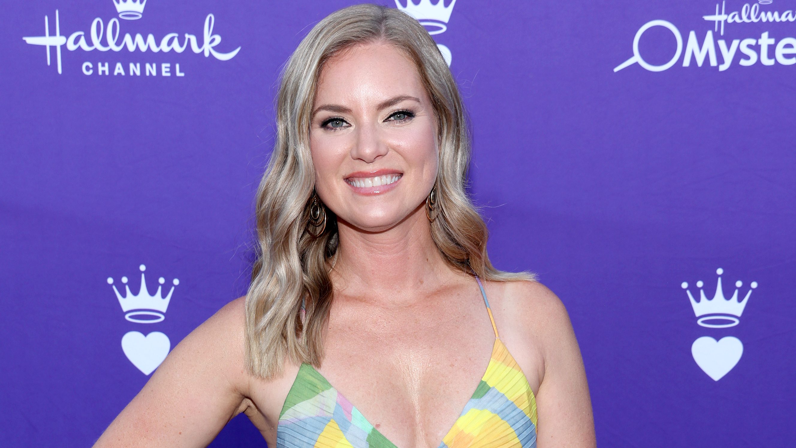 As fotos retrospectivas de Cindy Busby dos anos 90 estão fazendo seus fãs se sentirem nostálgicos