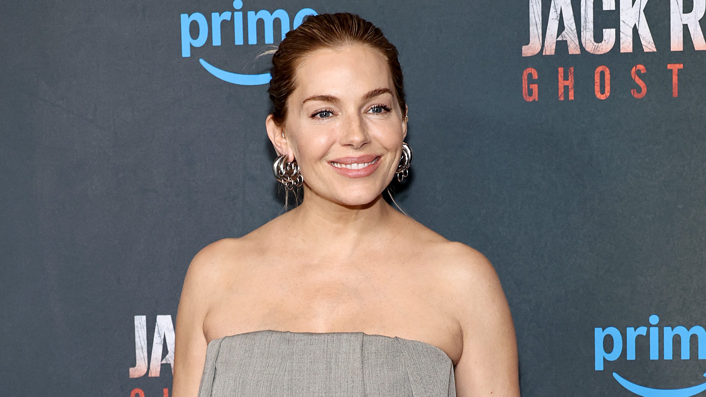 Sienna Miller ficou noiva de Oli Green semanas após dar as boas-vindas ao bebê