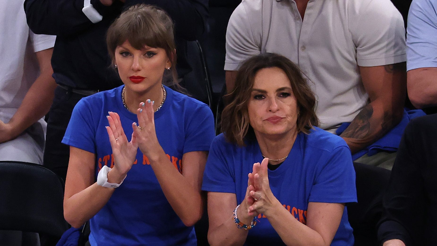 Fã filma a reação de Mariska Hargitay à vitória dos Knicks