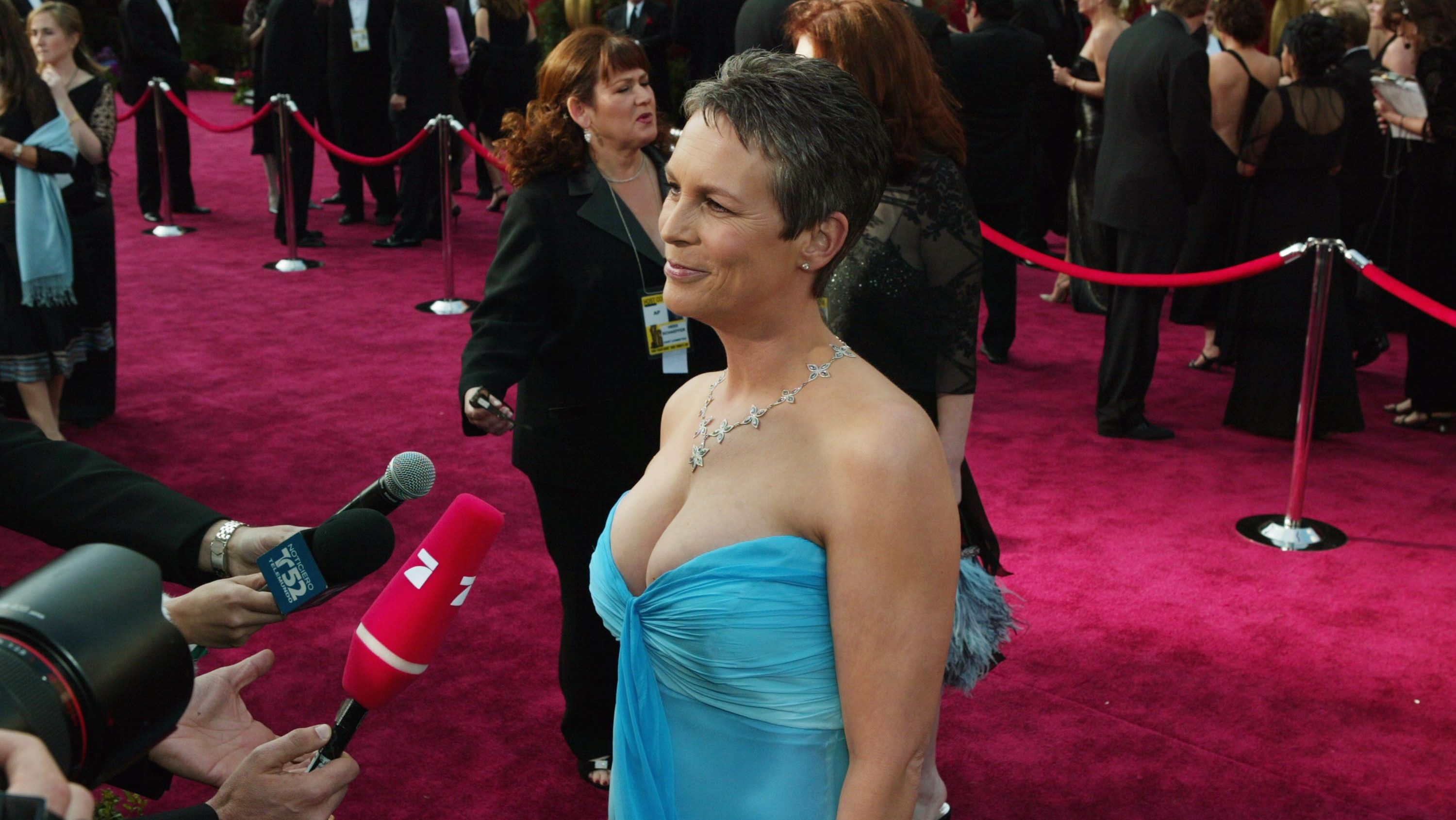 The Iconic Jamie Lee Curtis' Most Beautiful Red Carpet Photos From Over the Years