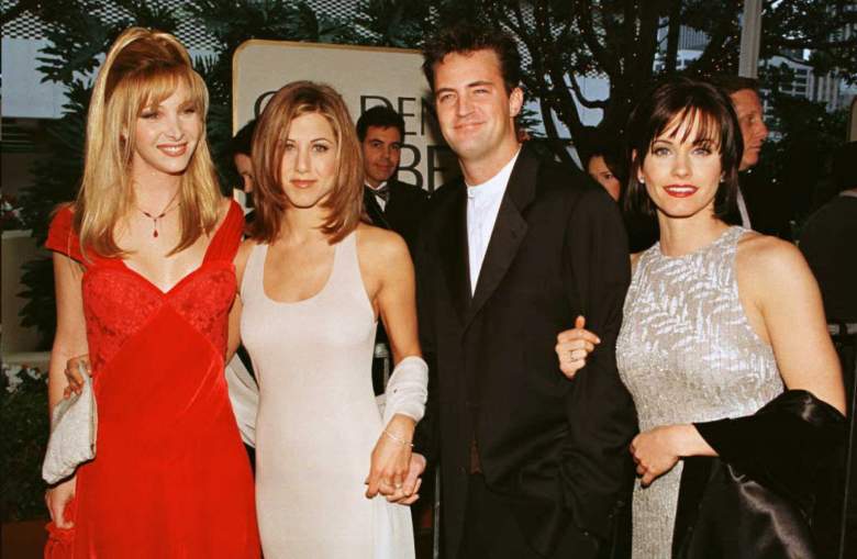 BEVERLY HILLS, UNITED STATES:  The cast of the hit US TV show "Friends" from L to R: Lisa Kudrow, Jennifer Aniston, Matthew Perry and Courteney Cox pose for photographers as they arrive for the 53rd Annual Golden Globe Awards 21 January in Beverly Hills.  "Friends" is nominated for Best Comedy Televison Series. 