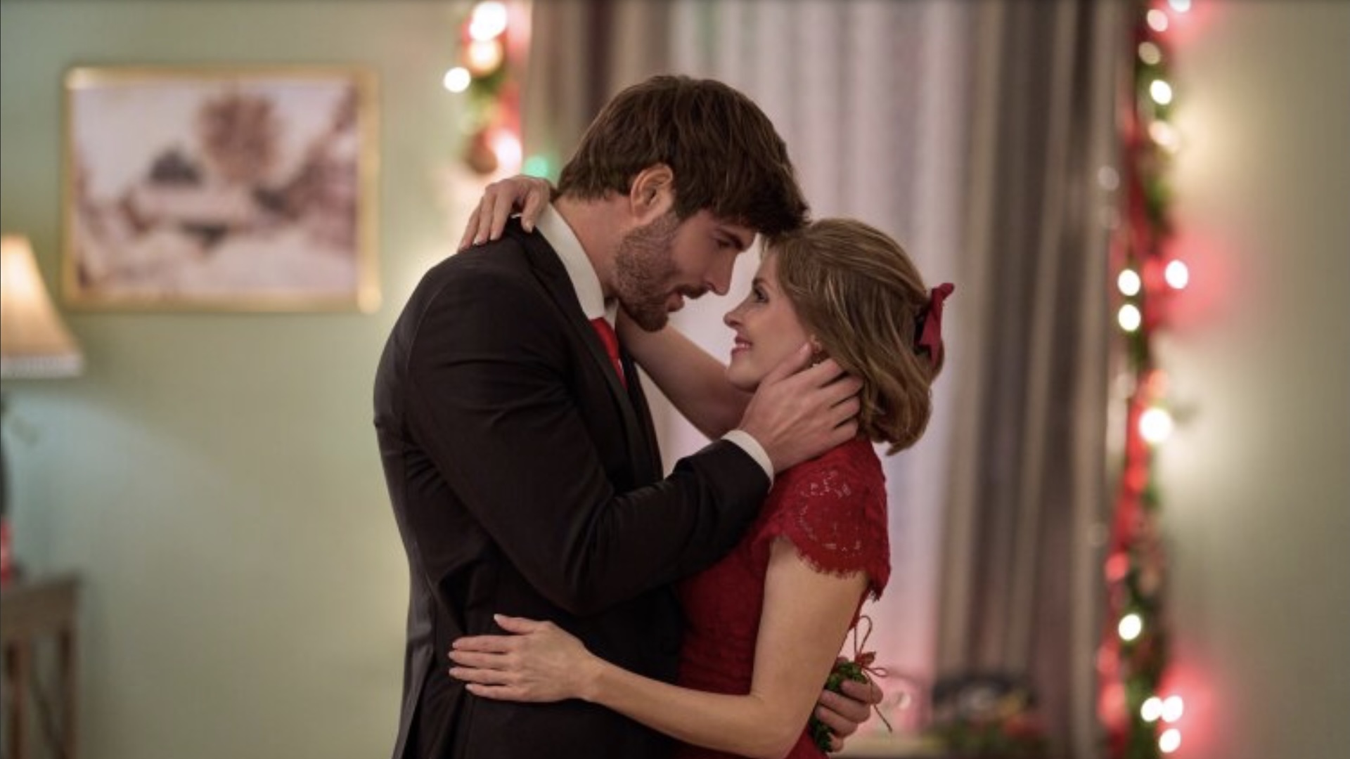 Nick Bateman and Jen Lilley in Hallmark's 'Love Under the Mistletoe'