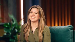 Kelly Clarkson pictured on the set of her namesake TV show