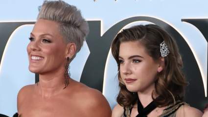 Former ‘Voice’ Guest Mentor Pink Shares a Beautiful & Rare Moment with Her Entire Family at the 2026 Tony Awards: PHOTOS
