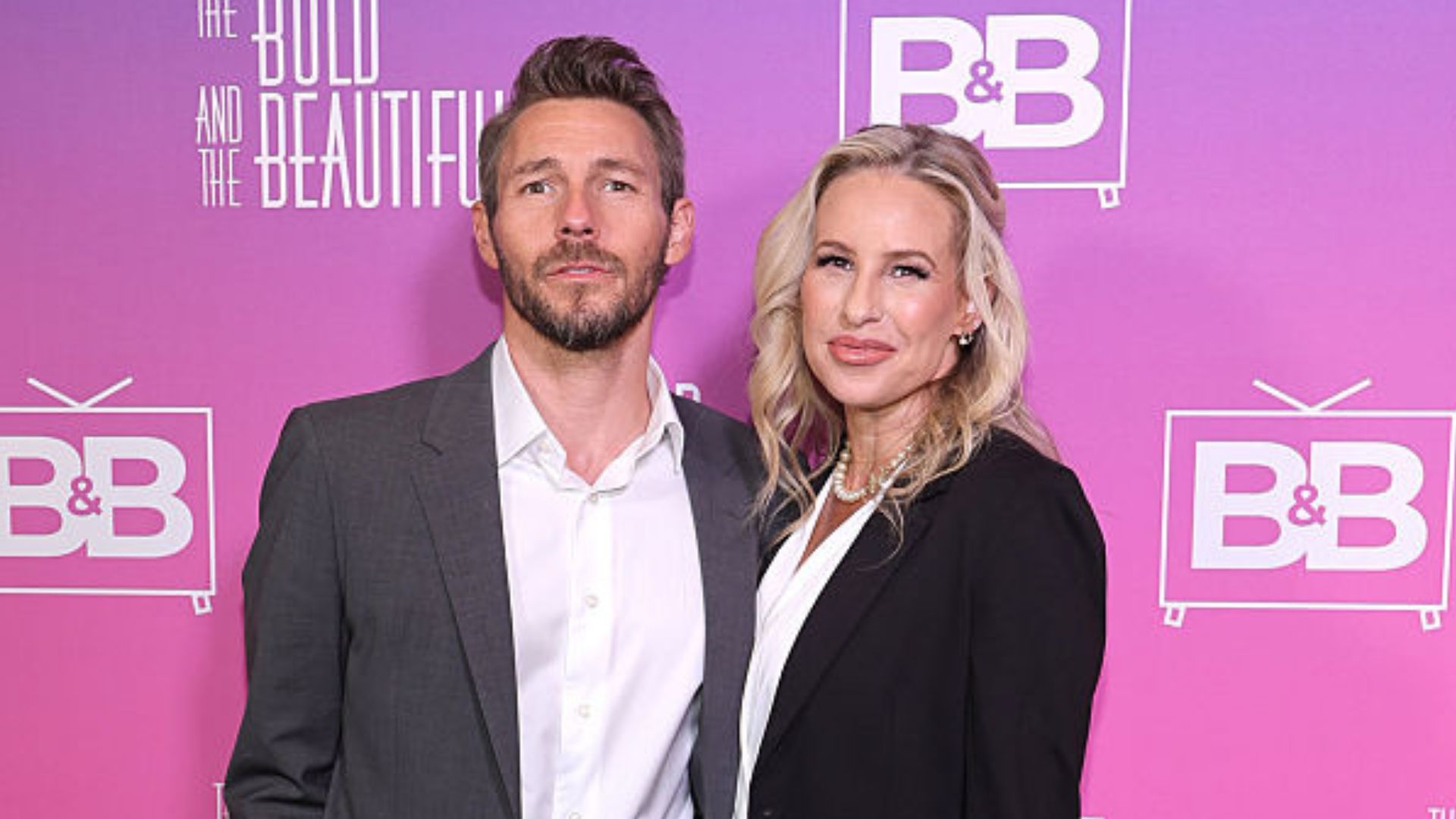 Scott Clifton, de The Bold and the Beautiful, comemorado por sua namorada