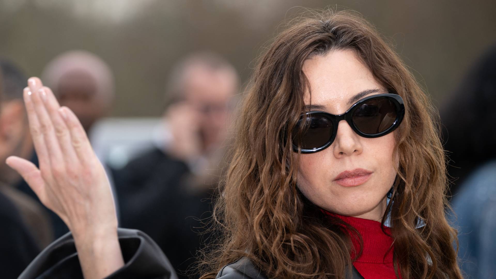 Aubrey Plaza announces the cancellation of "Kevin"