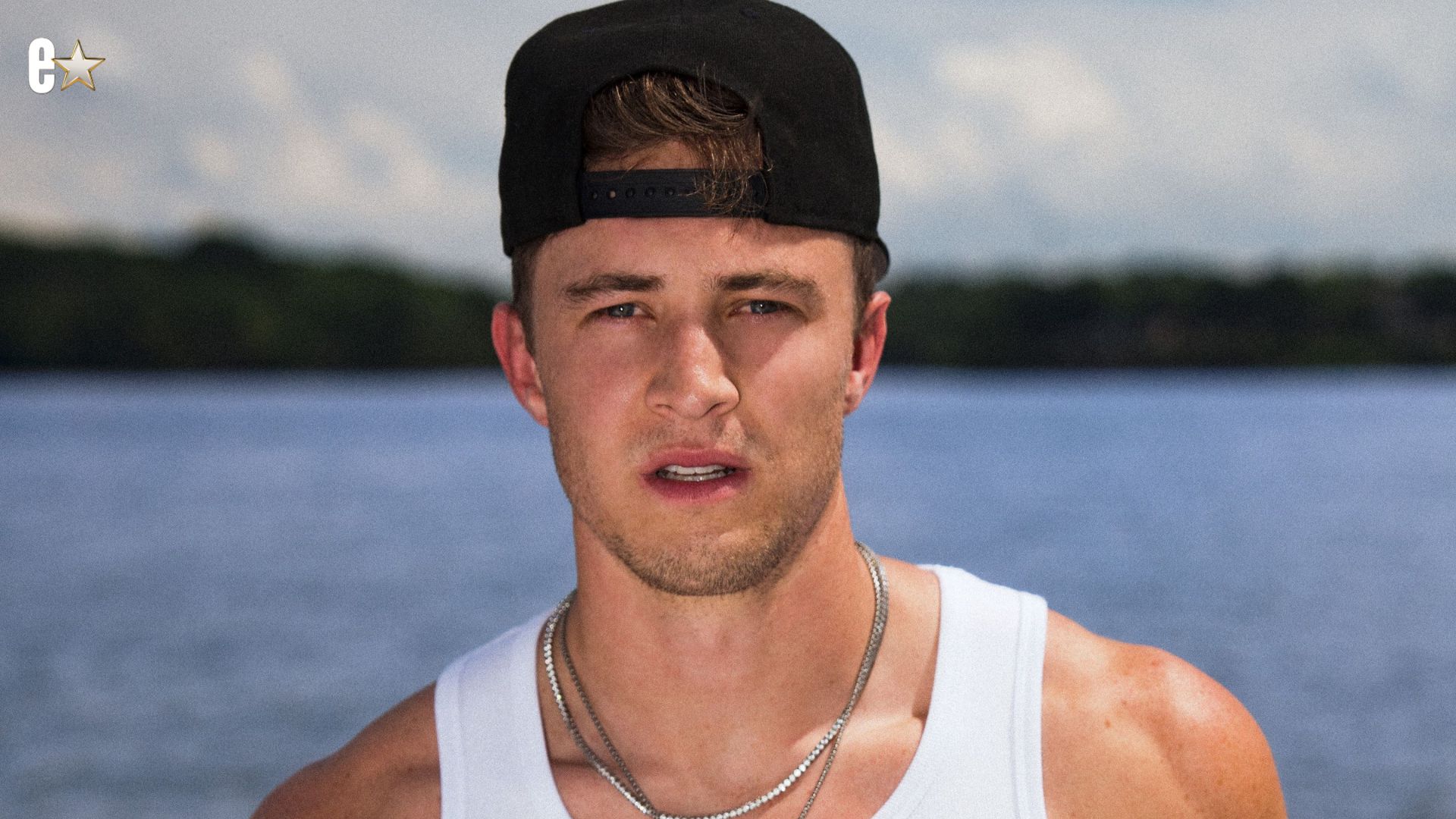 Ex-Minnesota Viking Blake Proehl assina grande contrato com uma gravadora