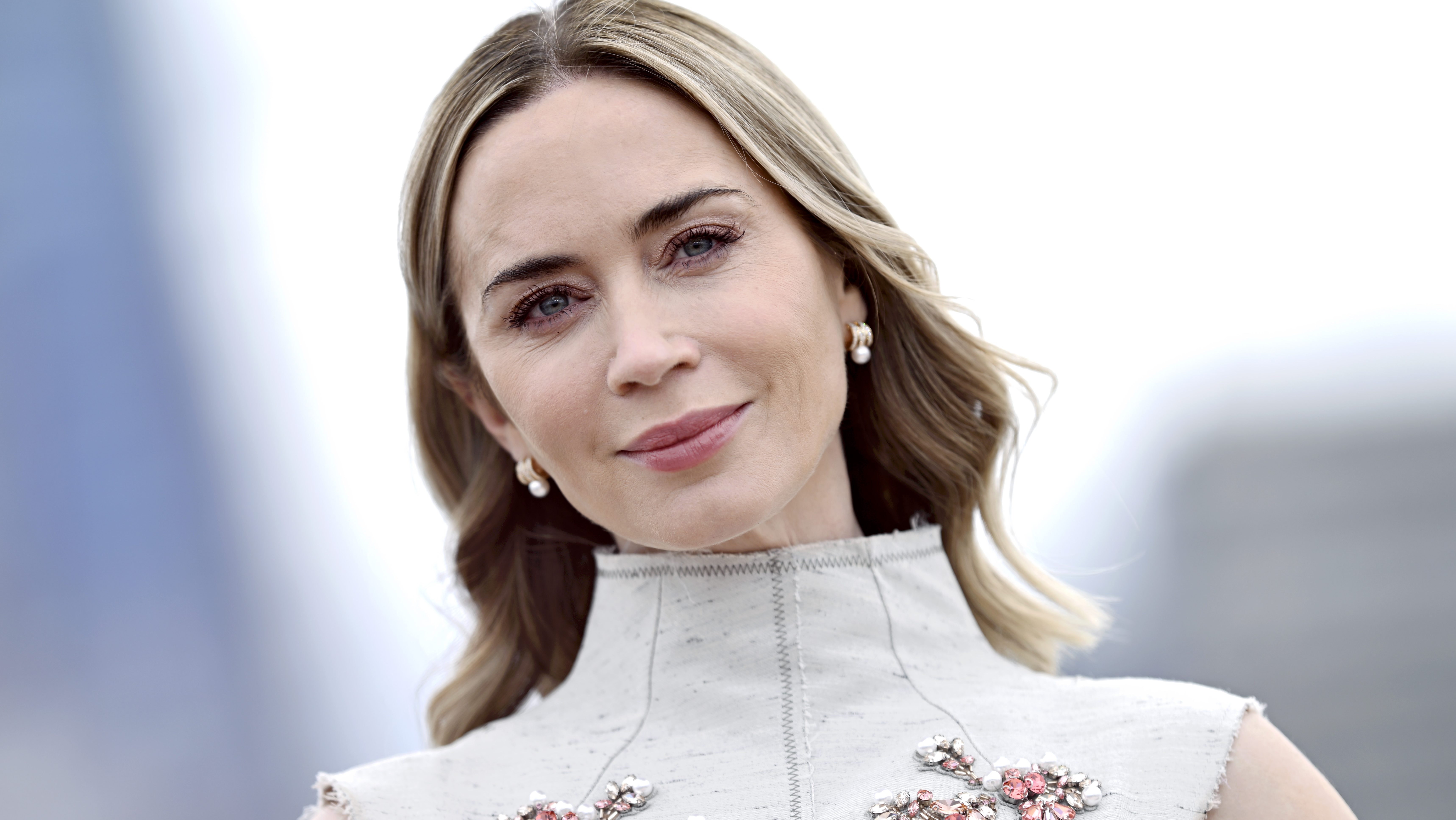 Emily Blunt cria campanha publicitária sobre o Oscar com o Reveal Day
