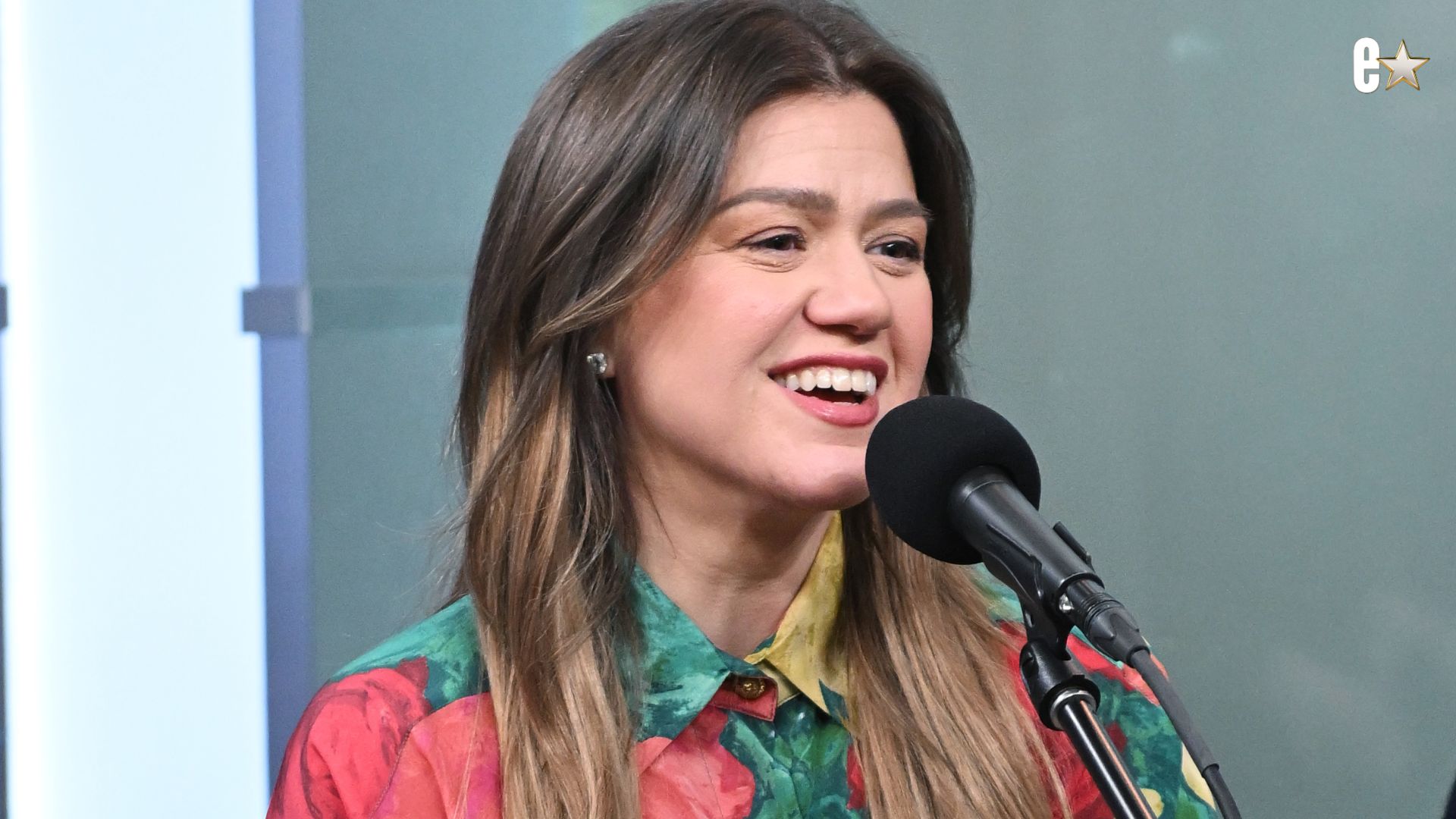 Kelly Clarkson conta a Andie MacDowell sobre seu lago ‘Way Home’
