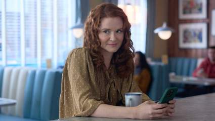 Sarah Drew Can’t Contain Her Excitement as Her Family Joins Her on Set in New Photos