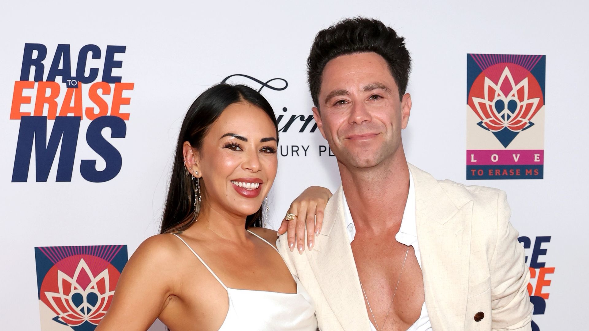 Janel Parrish e Sasha Farber em Dish’s Romance