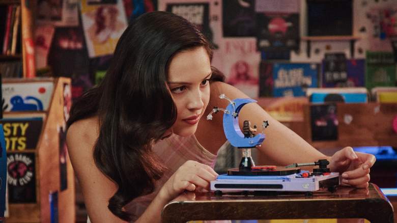 Olivia Rodrigo with LEGO