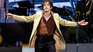 Matthew Healy of The 1975 performs live on stage during day two of Lollapalooza Brazil at Autodromo de Interlagos on March 25, 2023 in Sao Paulo, Brazil.