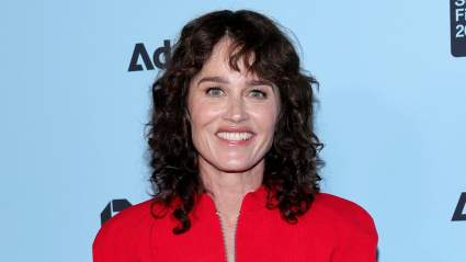 Robin Tunney, 54, Wows Fans With an Ultra-Rare & Radiant No-Makeup Photo on Her Family Vacay